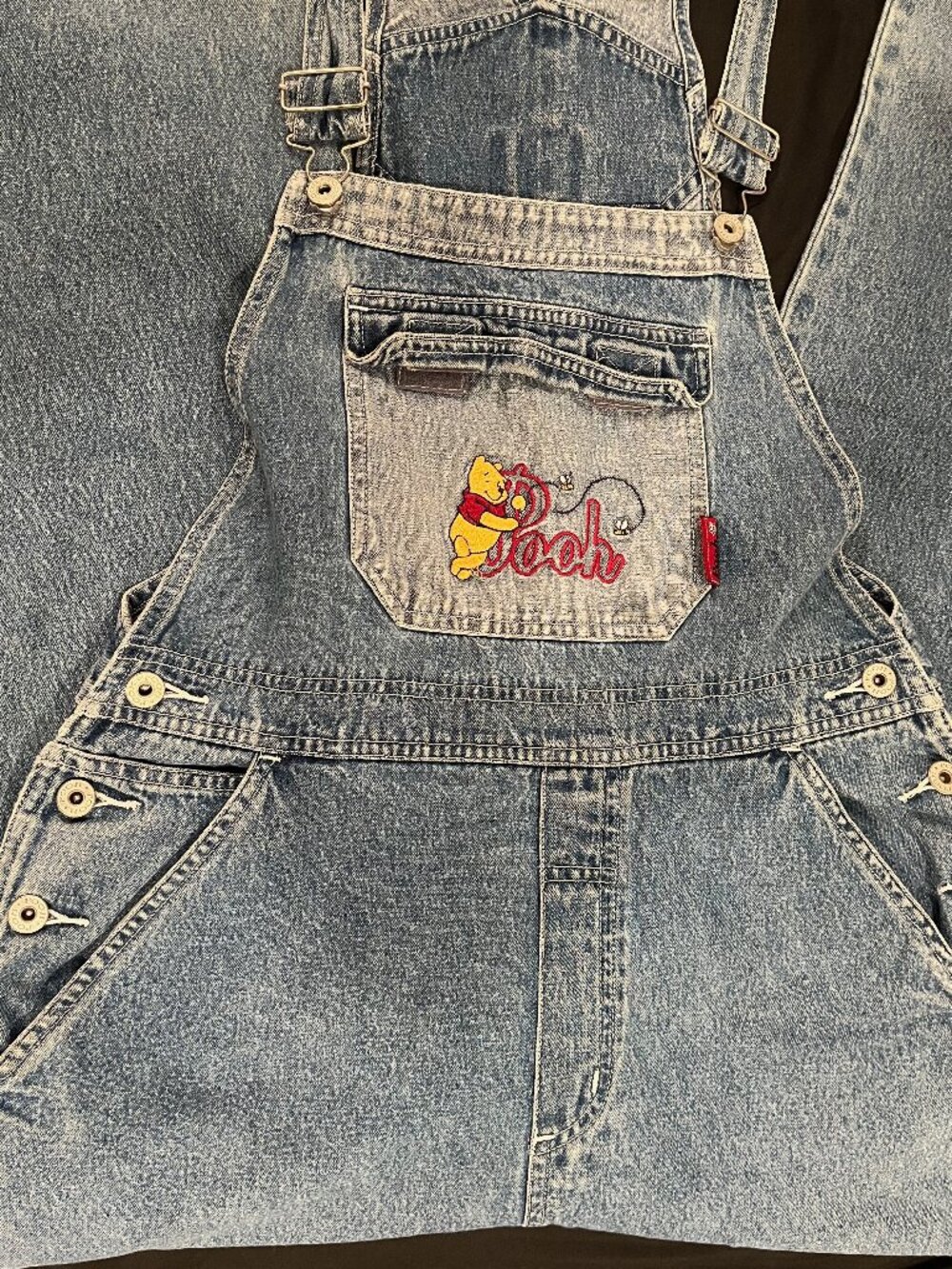 VINTAGE WINNIE POOH BIB OVERALLS *JEANS*COLLECTIBLE*EMBROIDERED*LIGHT WASH DENIM